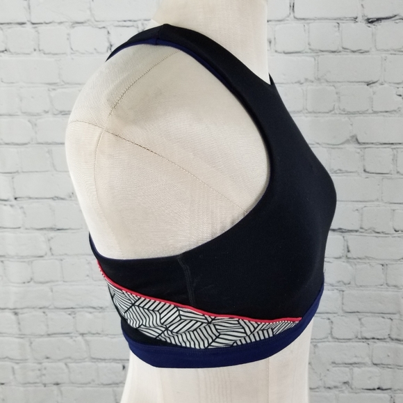 SHAPE | high neck sports bra - Picture 2 of 6